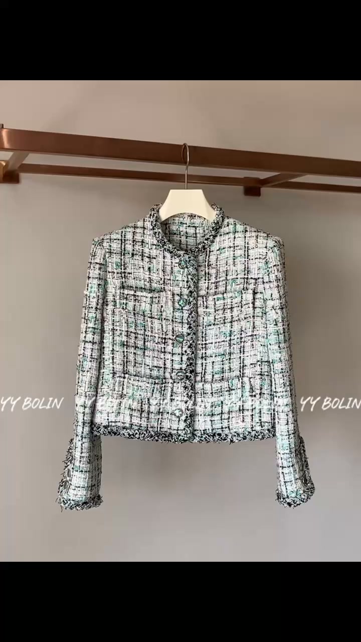 Hundreds of clothes for you to choose