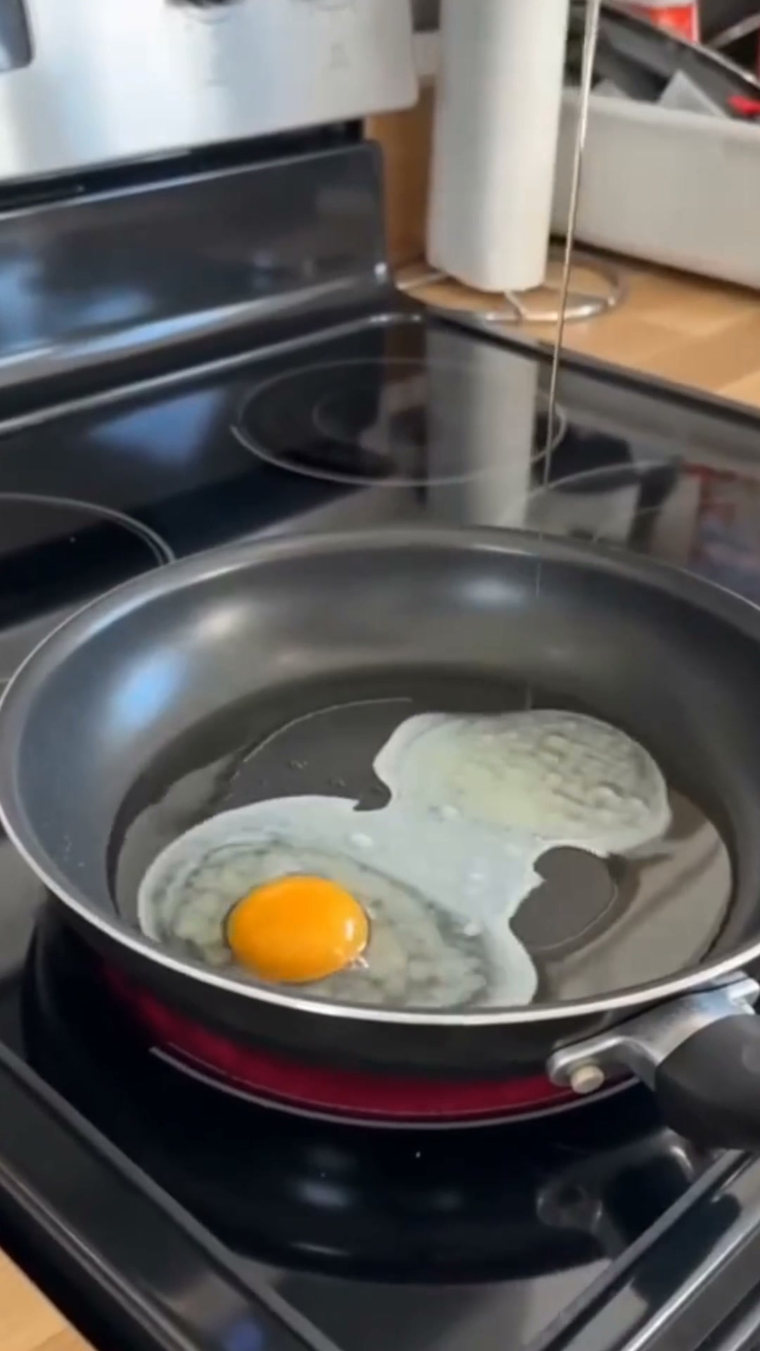 Microwave Egg Poacher – Breakfast in Minutes, Not Mess