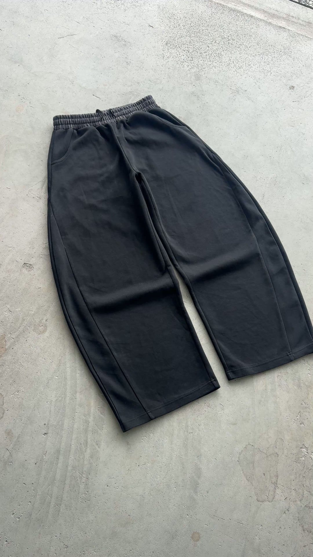 plaid baggy sweatpants
