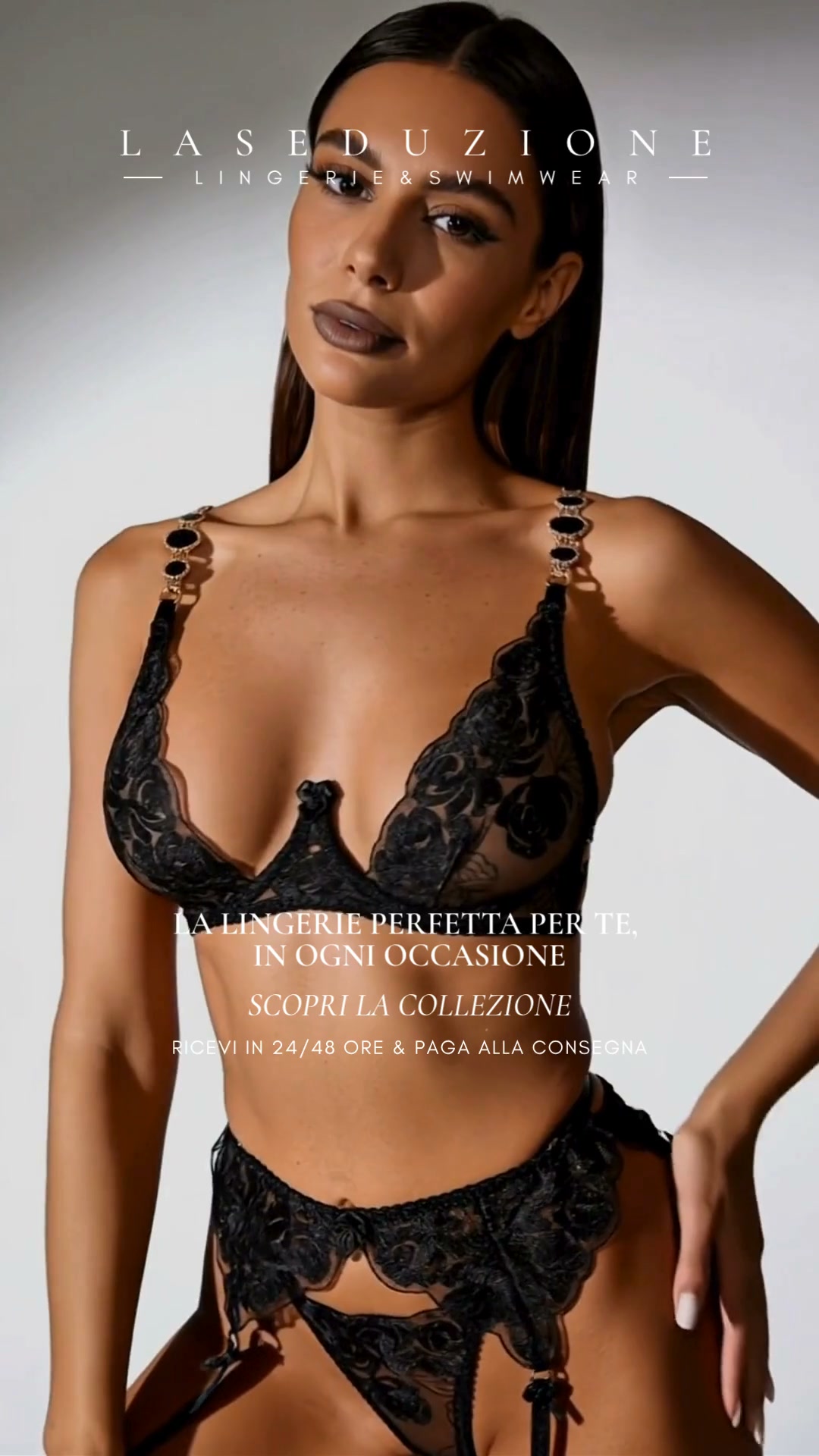Seducente, raffinata, irresistibile. Scopri la lingerie che accende ogni momento.