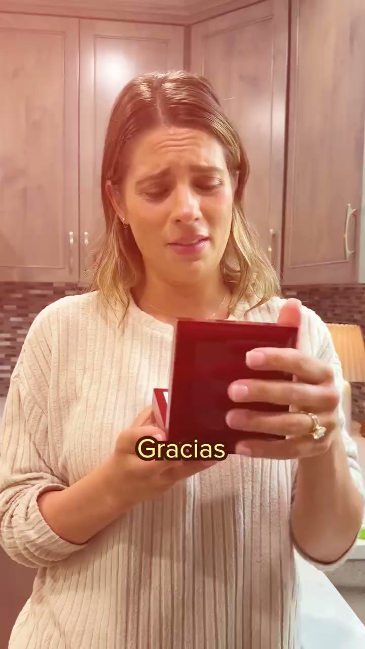 Demuéstrale Que Todavía Lleva Tu Corazón