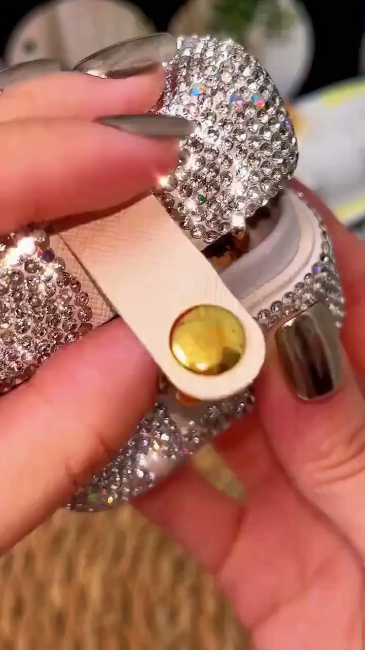Anúncio de Shapedful