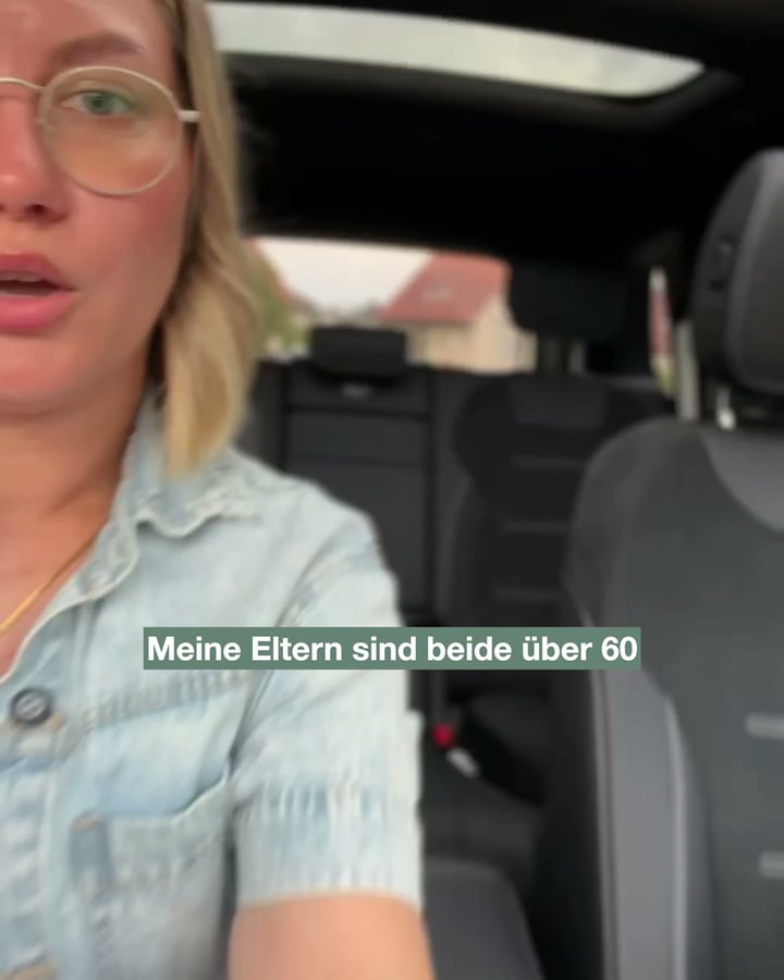 Deine Eltern schlafen schlecht? Vielleicht liegt es an alten Kissen.