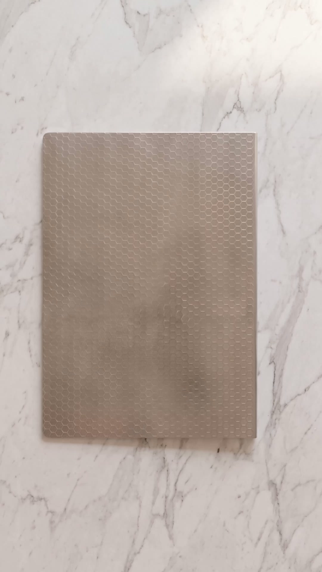 The board that protects your knives.