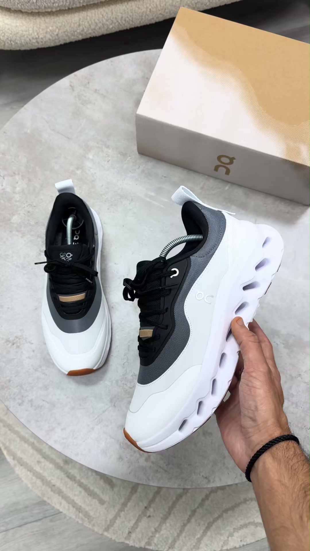 La même paire... pas au même prix!
