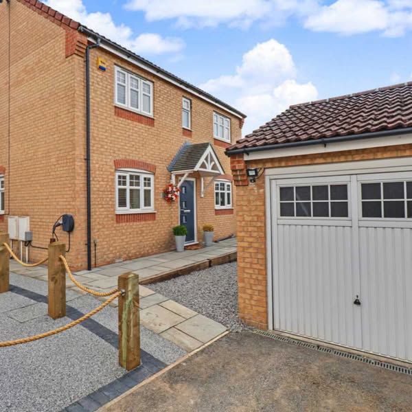 You could be forgiven for thinking you had just stepped into a show home! A superb four-bedroom detached family home, ideally positioned in