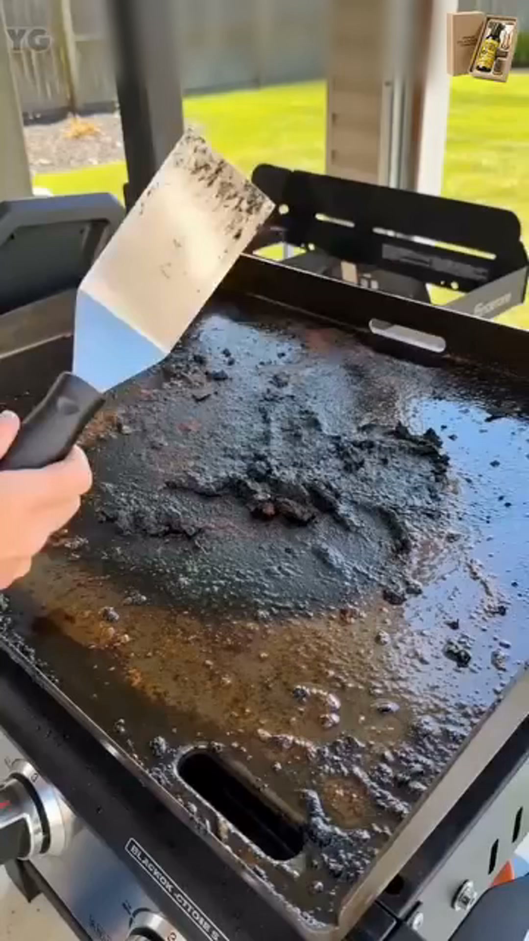 Heavy-duty BBQ cleaner – dissolves carbon, grease, and baked-on grime!