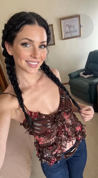Hayley, 41