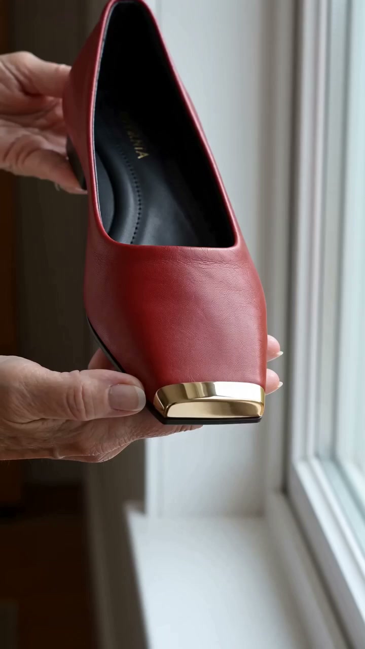Vivienne Leather Flats