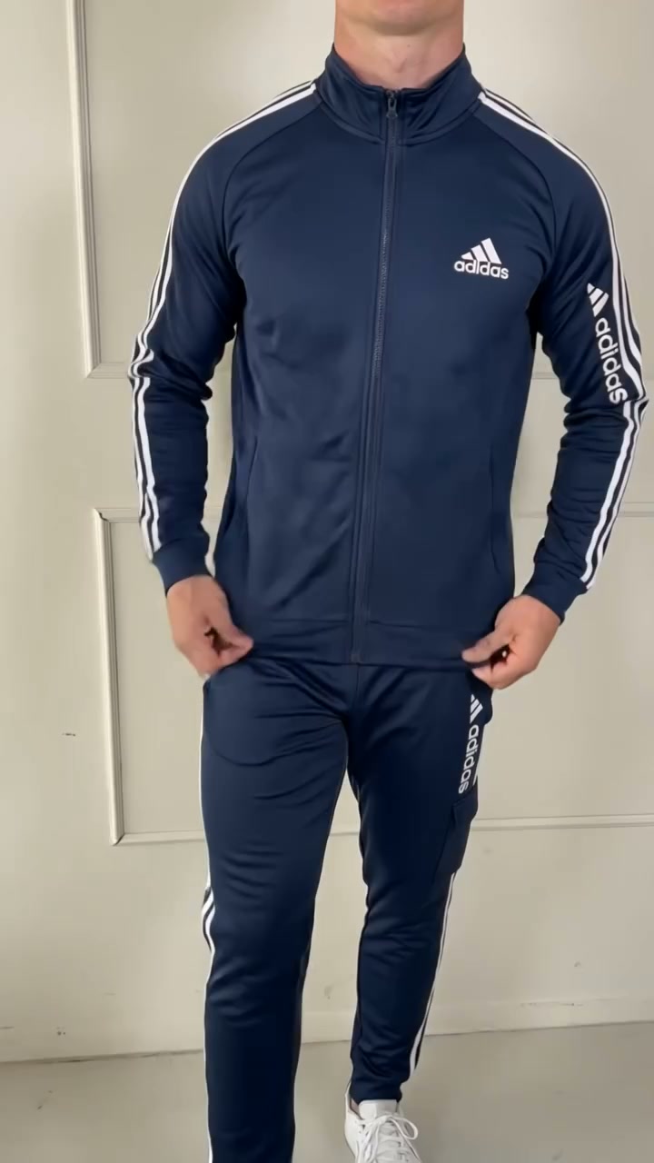 Sportset met rits nu in de opruiming