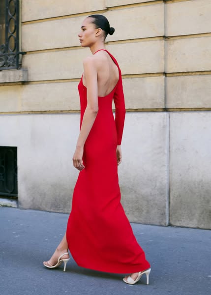 Vestido assimétrico com costas