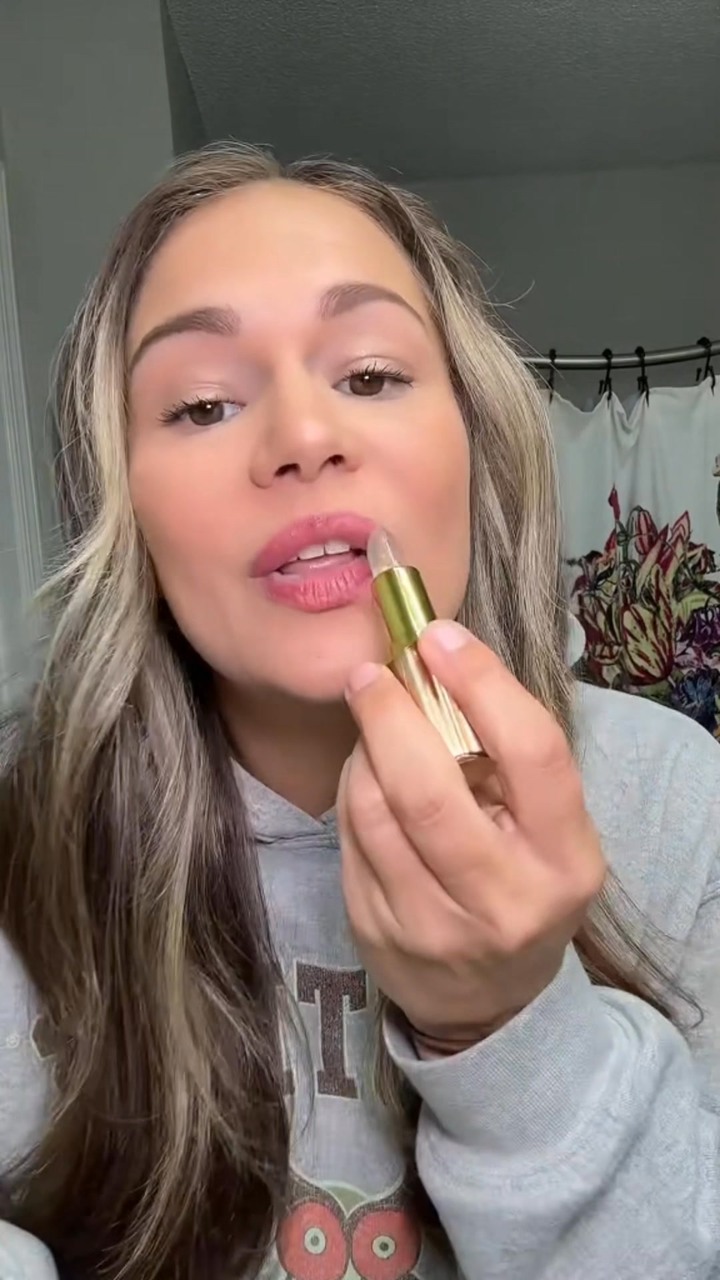 Buy 3 & Get FREE Shipping! My secret to irresistibly plump lips—tap to reveal