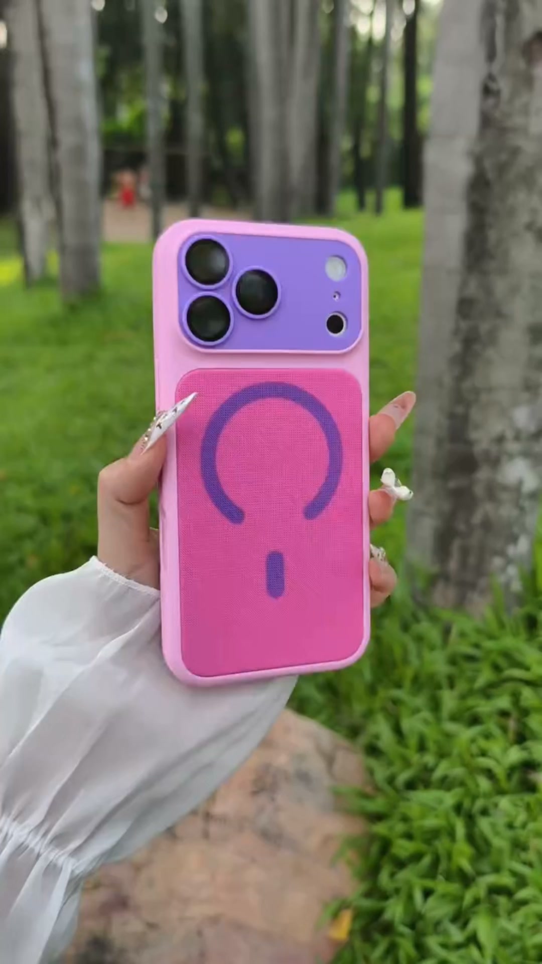 The Cutest Two-Tone Case Your iPhone Deserves