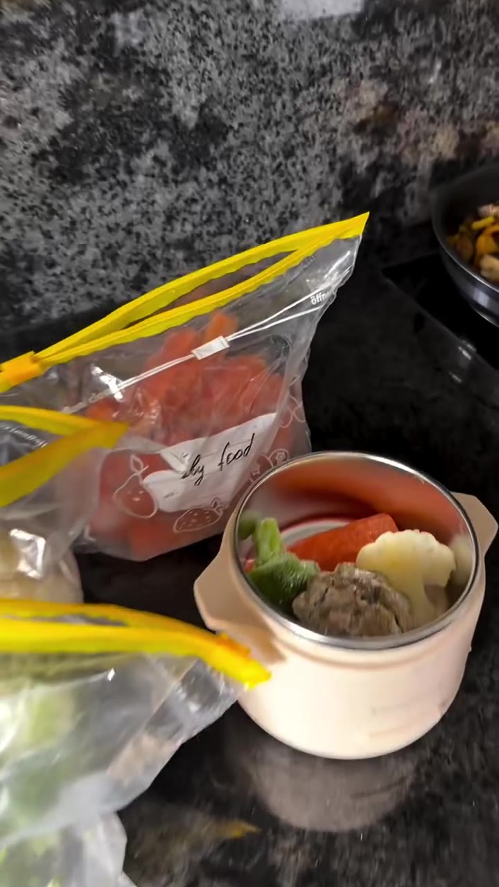 Warm baby food in minutes, even on the go