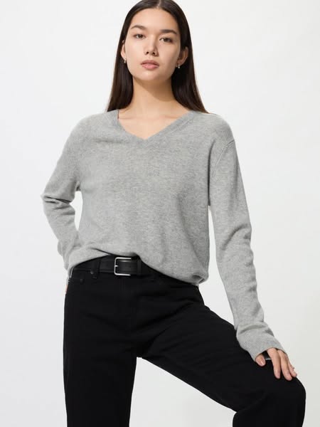 Uniqlo - 100% Cashmere V Neck Jumper - Grey