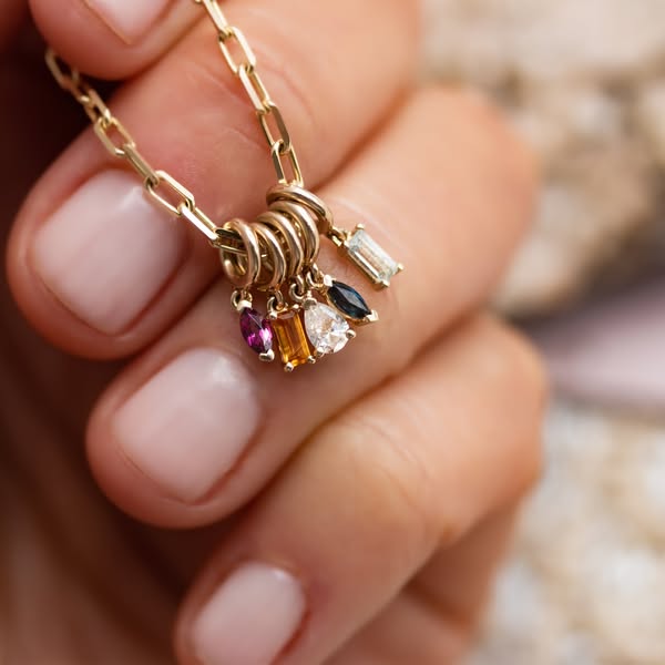 Free Shipping & Returns