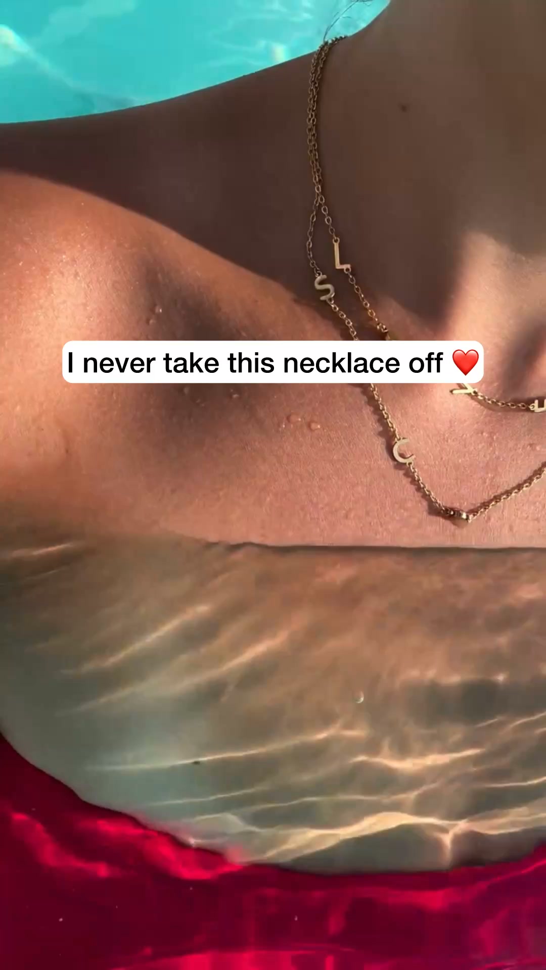 Personalized necklace with side letters