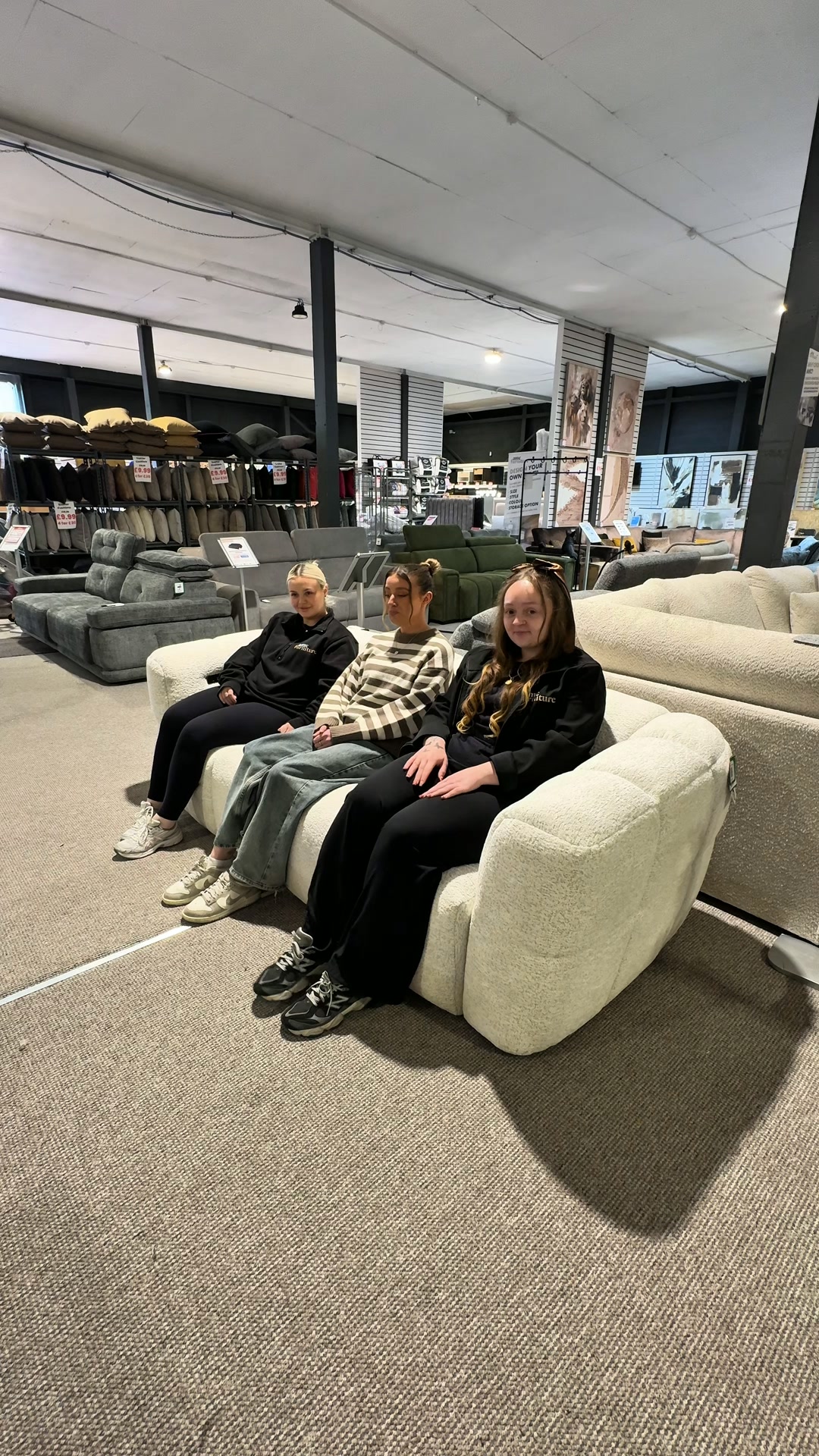 Anúncio de AMC Furniture Outlet