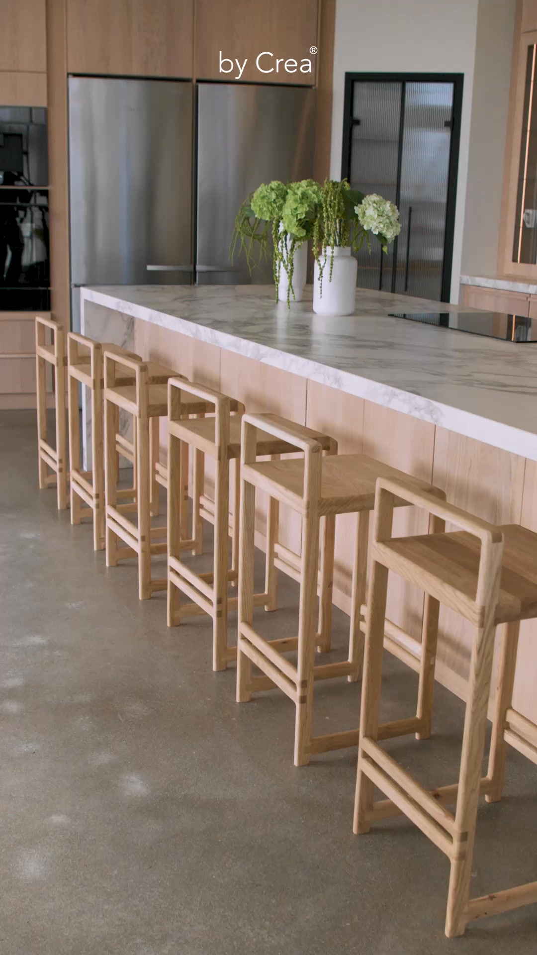 With the Ebba bar stool, bring the serenity of the forest to your home. Avail of split payments and our risk-free stool trial, satisfaction