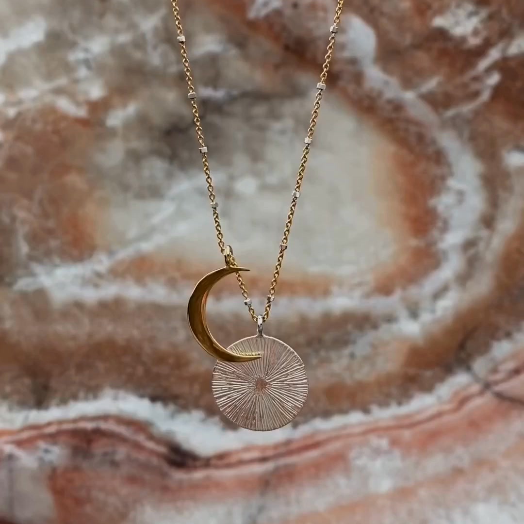 FREE worldwide shipping on orders over $200