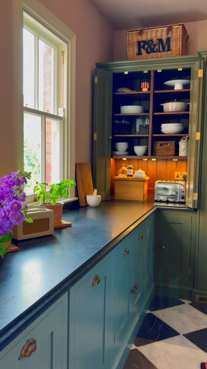 Anúncio de Harvey Jones Kitchens