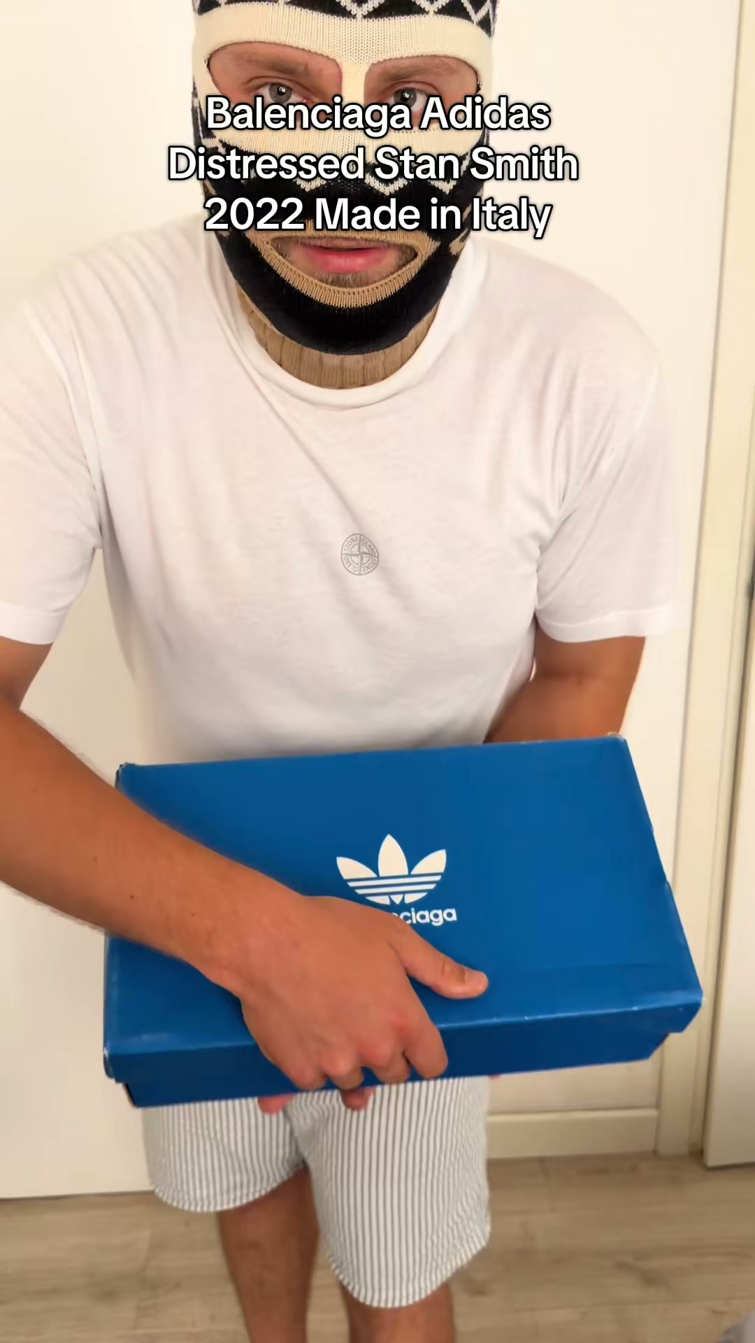 Classic Stan Smith + 3 Free Socks