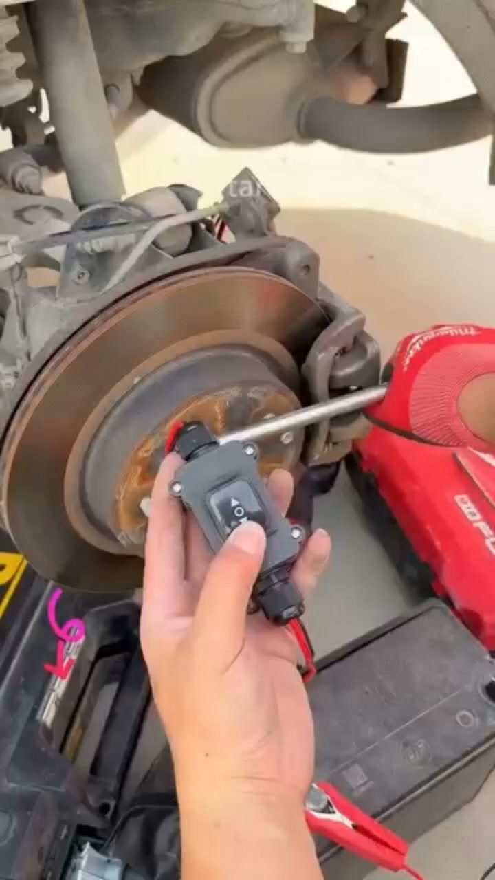 Anúncio de Intonsriot