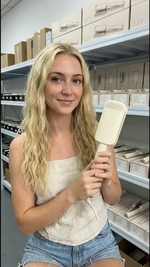 2026 HOT SALE50K+ SOLD! 50% OFF! Wavy Hair Curler – lightweight ergonomic design – no more tired arms! 32mm deep U-barrel crea
