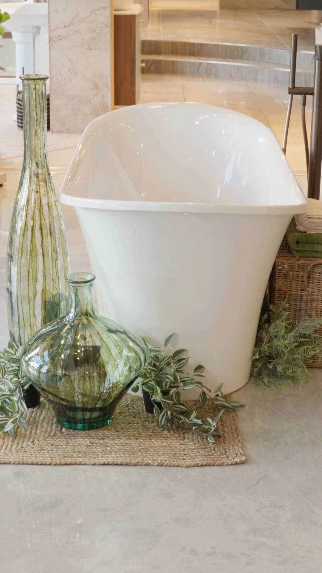 Anúncio de Versatile Bathrooms & Tiles