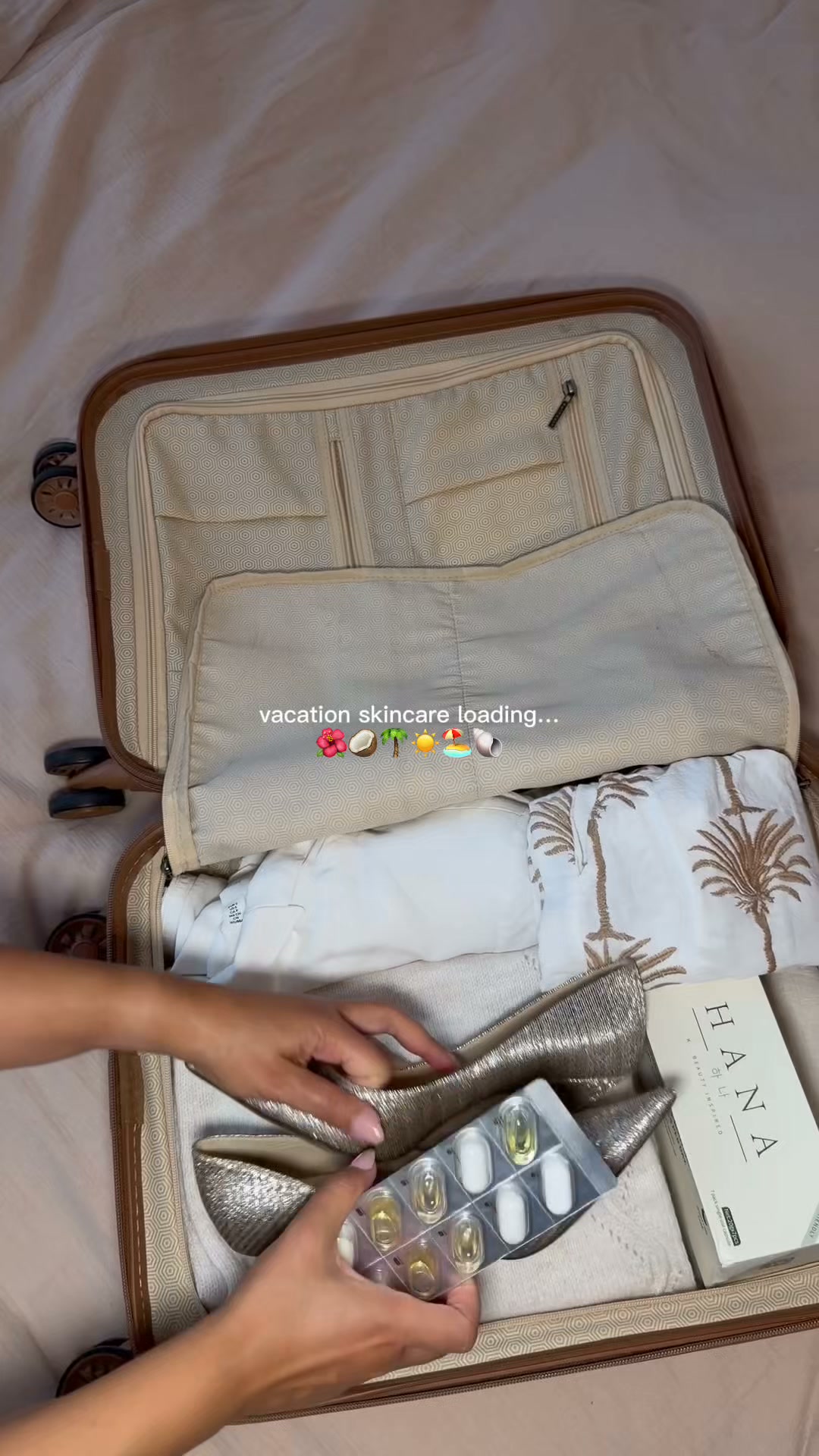 1) The Ritual That Fits In Your Carry-On 2) Why Frequent Flyers Ditched Bottles 3) Zero Liquids. Zero Spills. Full Glow.