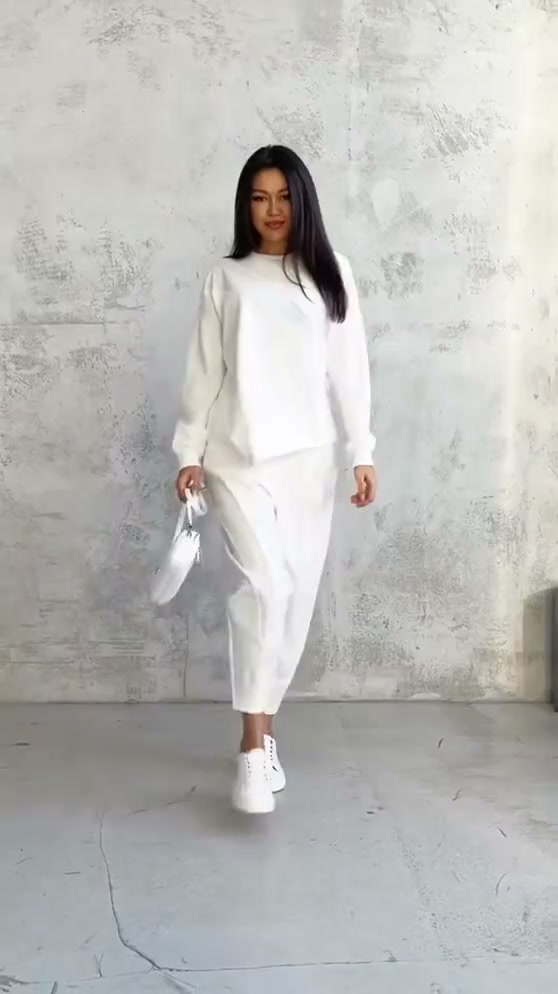 Two-piece women's outfit – comfort and style in one!