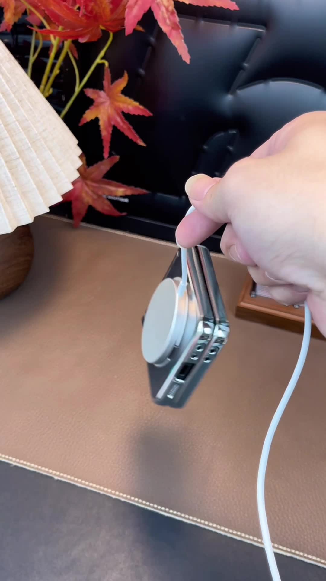 Crystal MagFlip