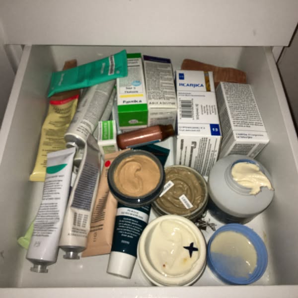 €1.482 aan crèmes. En elke week een nieuwe blauwe plek.
