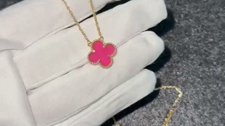Stars don't fade. Neither does our jewelry.