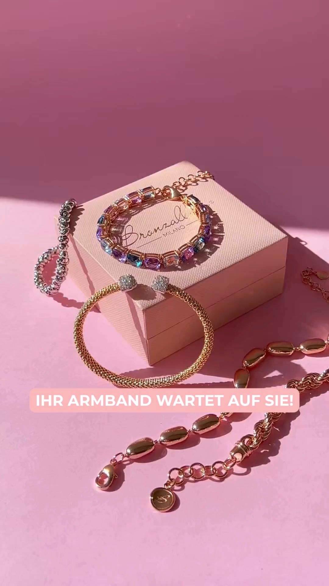 Armbänder im Angebot