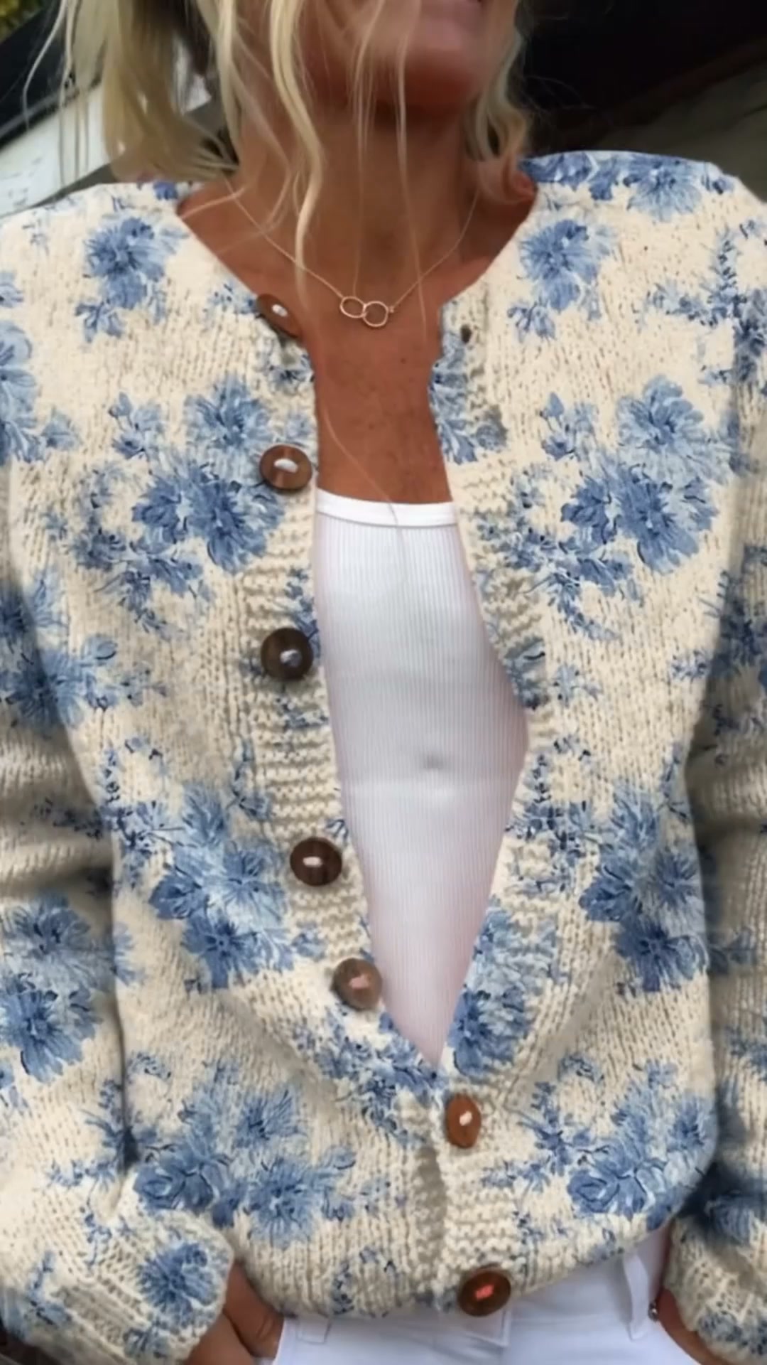 Le cardigan doux qui complète toutes vos tenues.