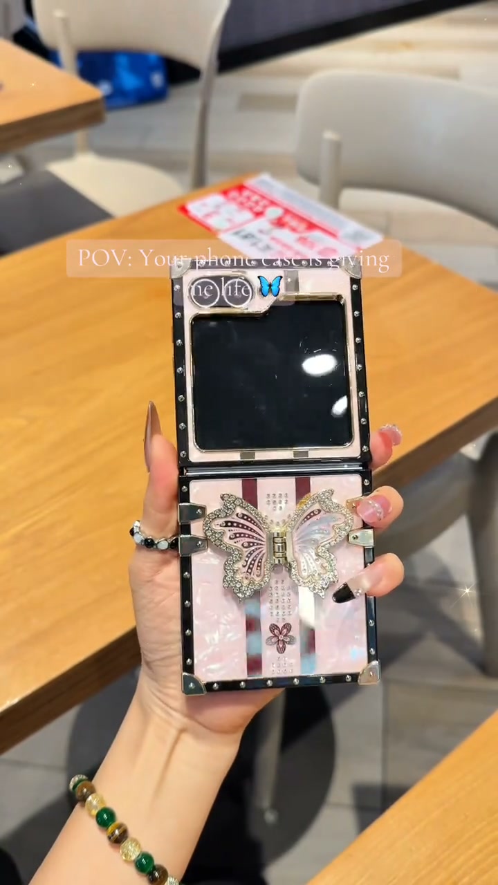 Butterfly Z Flip Case · Luxury Sparkle Look