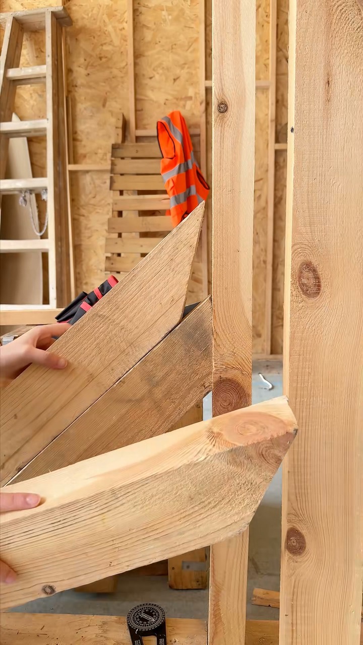 Aluminum miter saw protractor