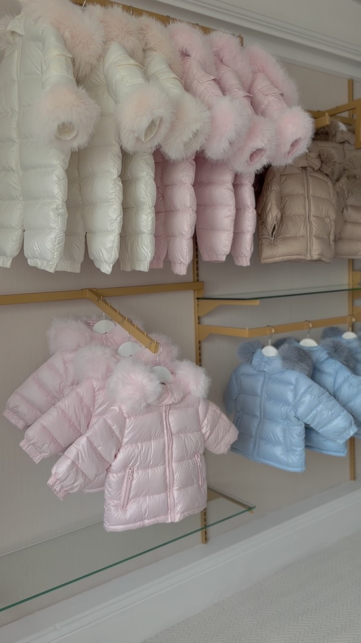 Anúncio de Dainty Delilah Spanish Baby Wear