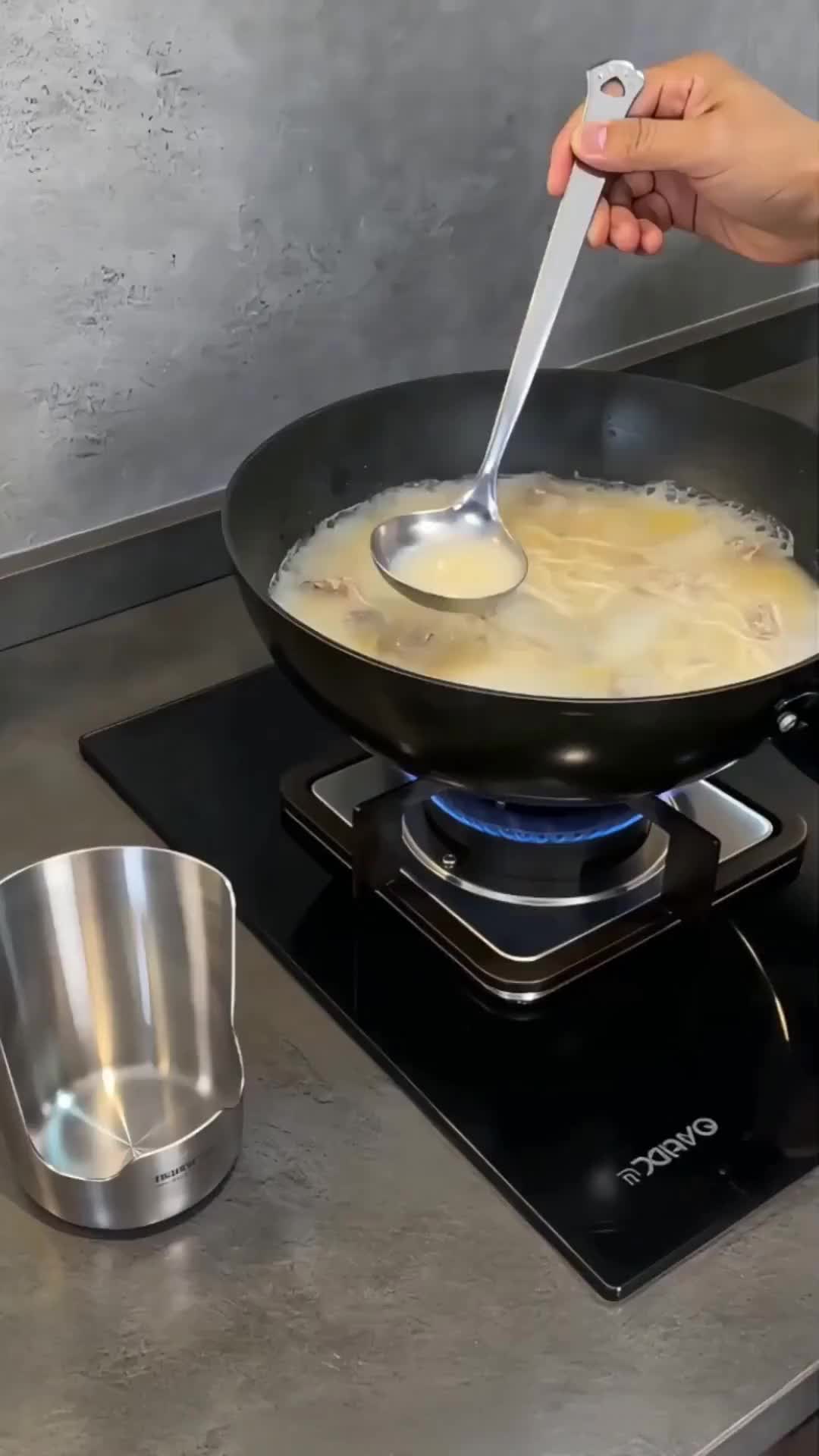 Beim Kochen landet Ihr Kochlöffel auch immer irgendwo auf der Arbeitsplatte?