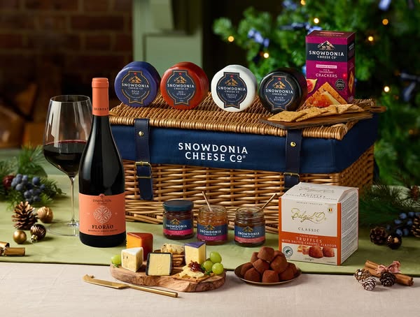 Cheese & Wine Wicker Hamper
£85