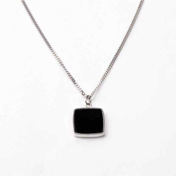 Ketting square stone