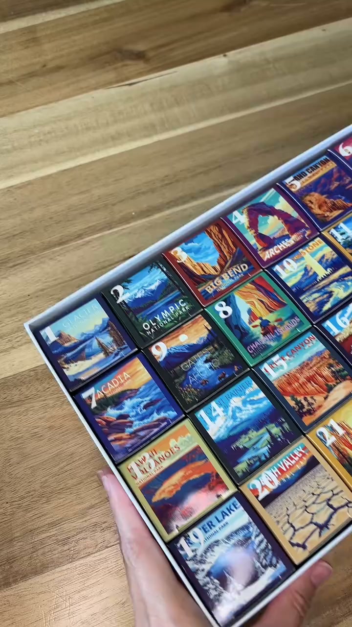 Travel Series, 24 Mini Pack 1000 Pieces Jigsaw Puzzle, 8 Puzzle Stickers