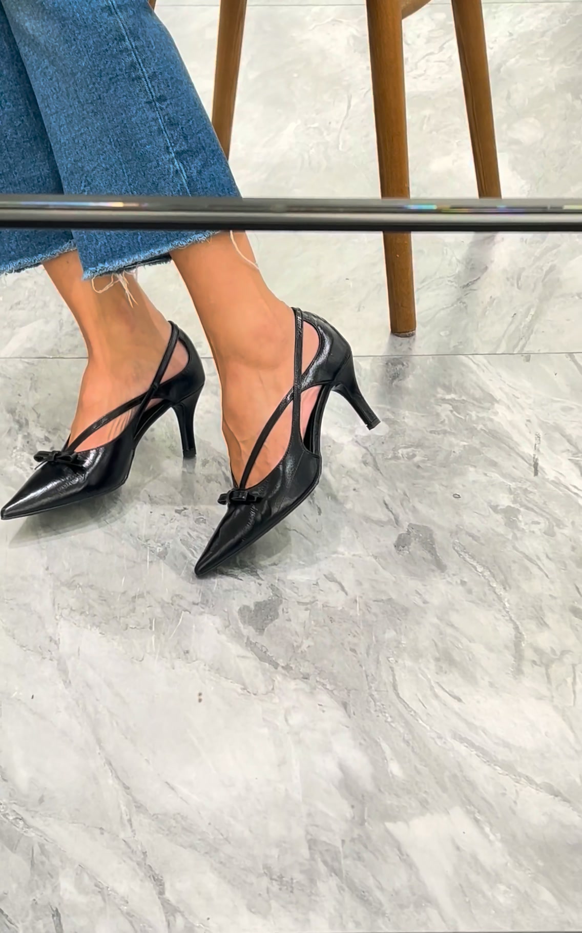STRAPS. POINTS. ATTITUDE.