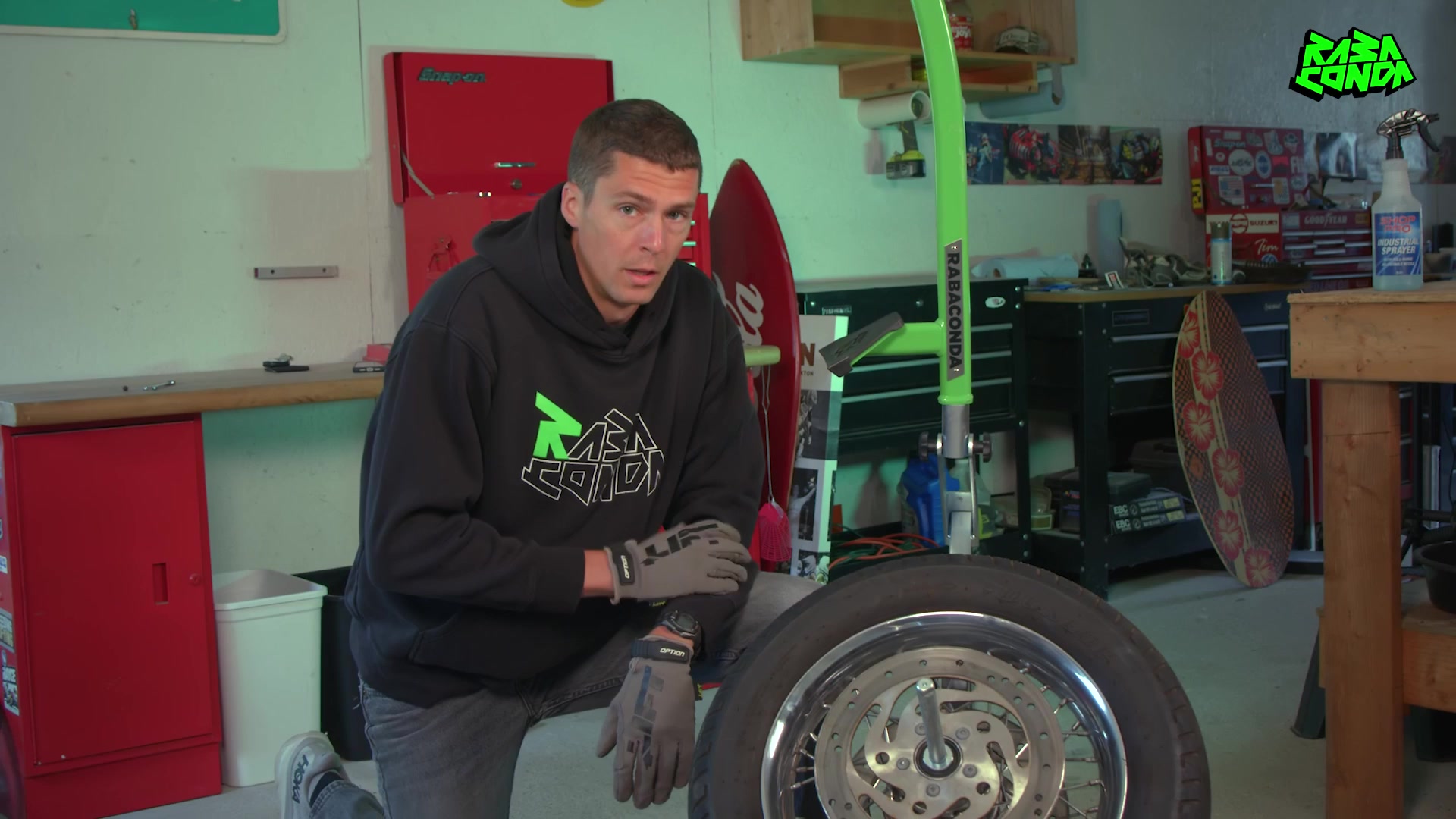 Can it handle a Harley Sportster wheel with spokes and a tube?