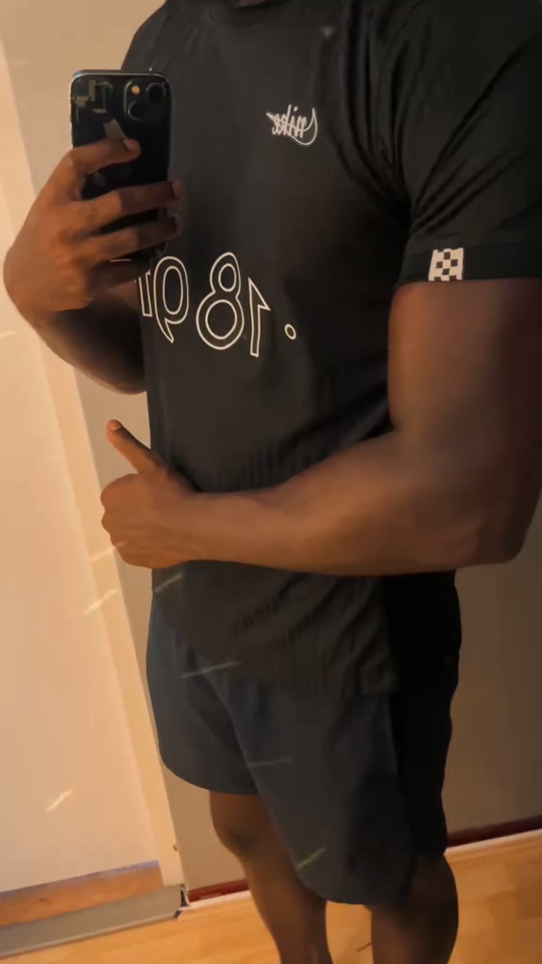 4 tröjor för 1098 kr