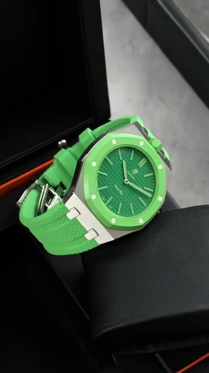 Your Fall Outfit Needs This Watch