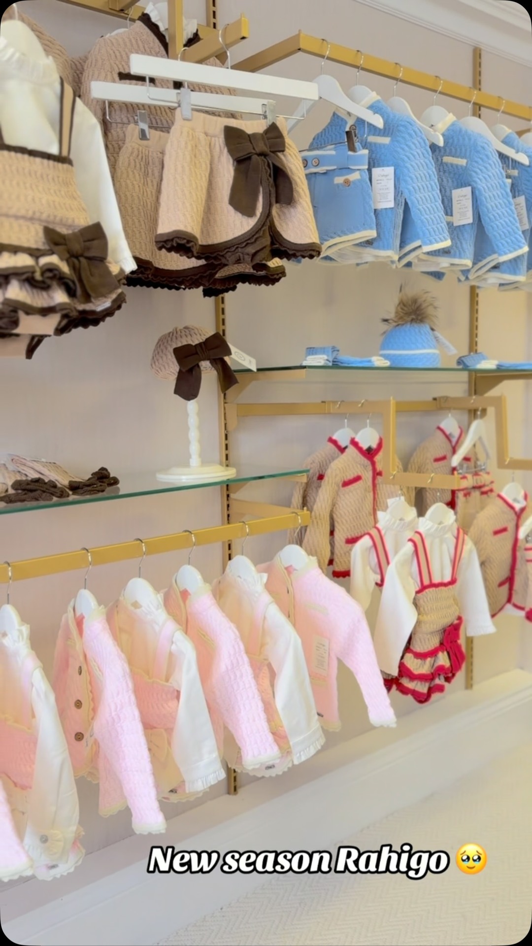 Anúncio de Dainty Delilah Spanish Baby Wear