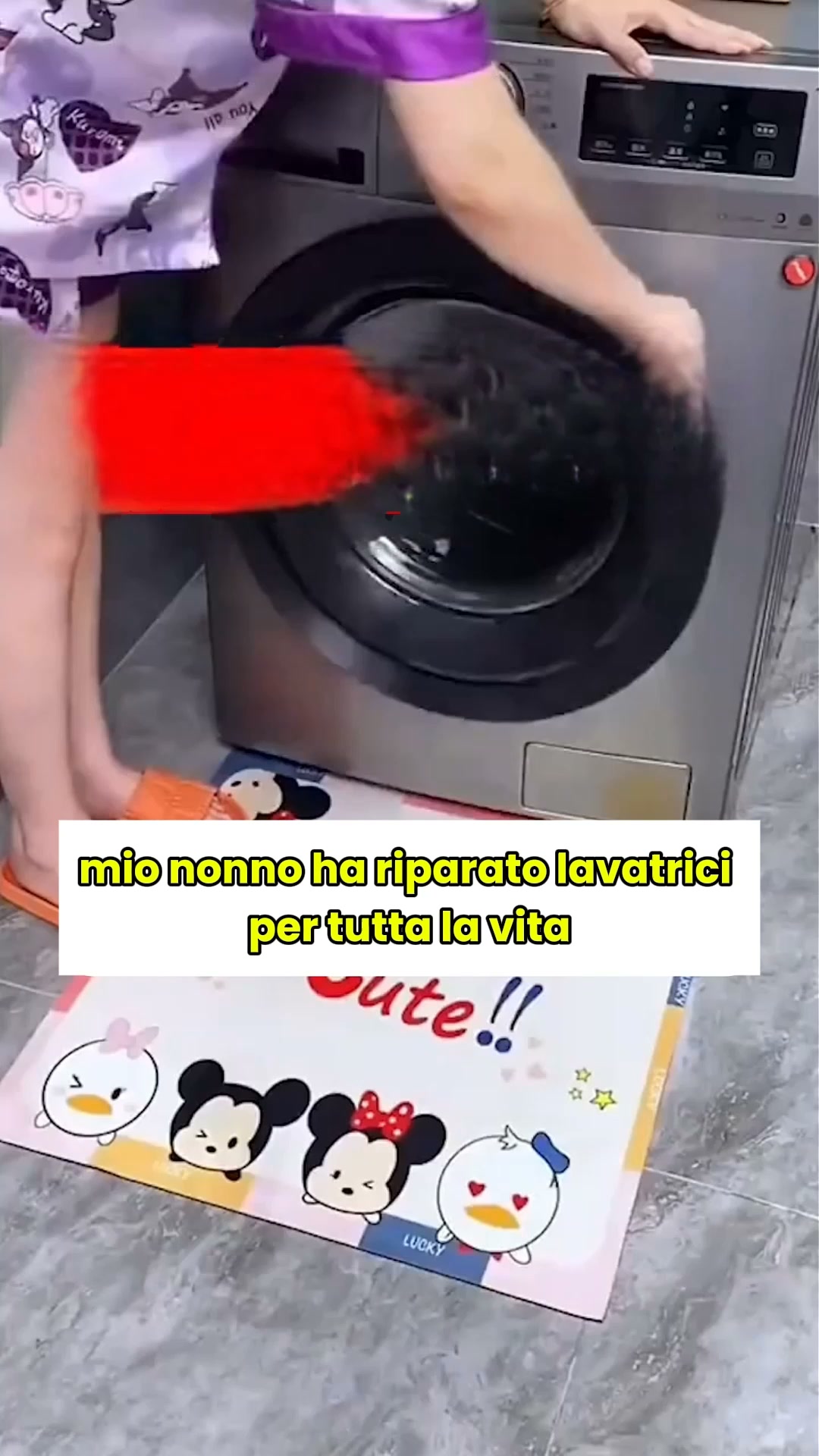 Se il bucato ha ancora un odore sgradevole dopo aver pulito la lavatrice... ecco la spiegazione
