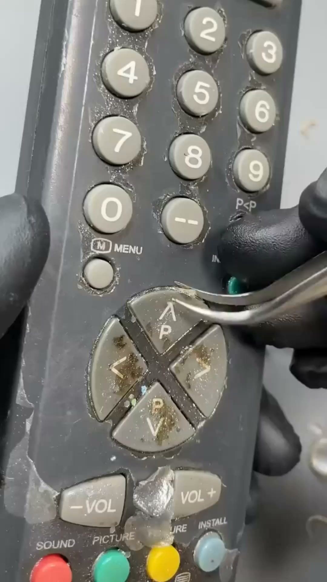 Connects and stays connected. That's it.